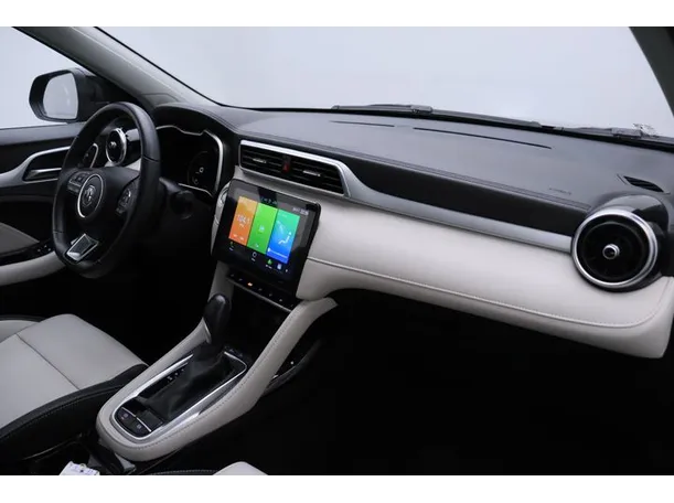 Car image 10