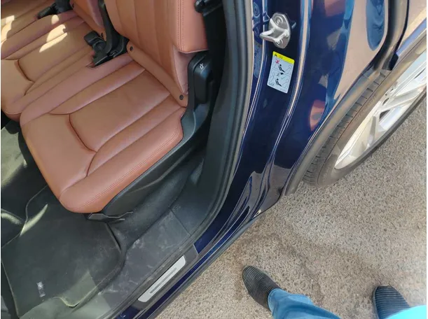 Car image 42