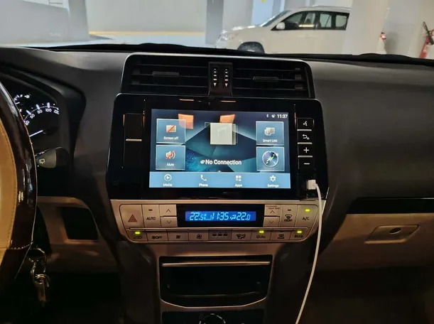 Car image 27