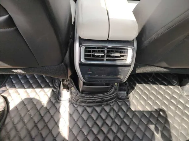 Car image 46