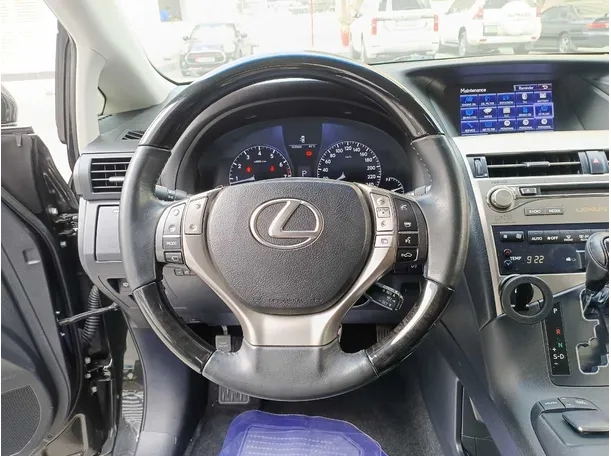 Car image 17