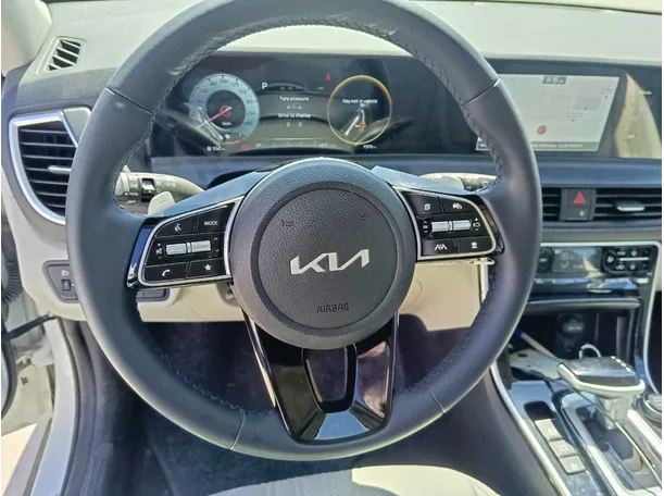 Car image 26