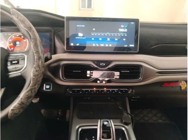Car image 26