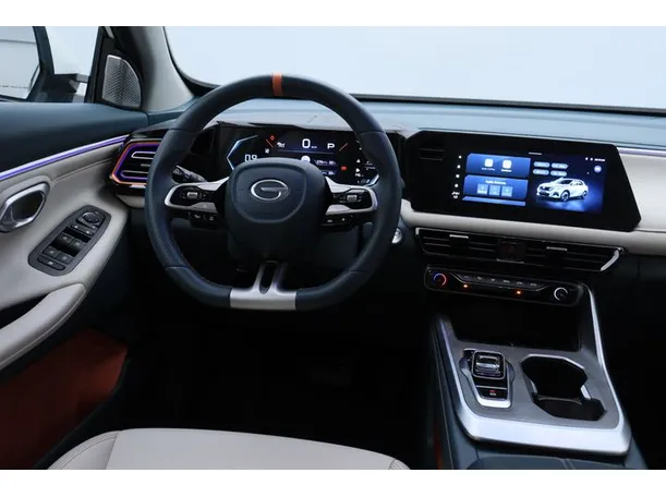 Car image 15