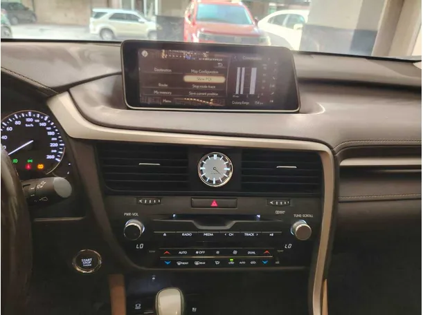 Car image 27