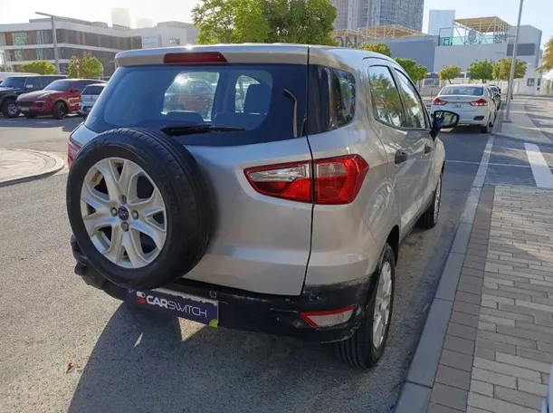Car image 4