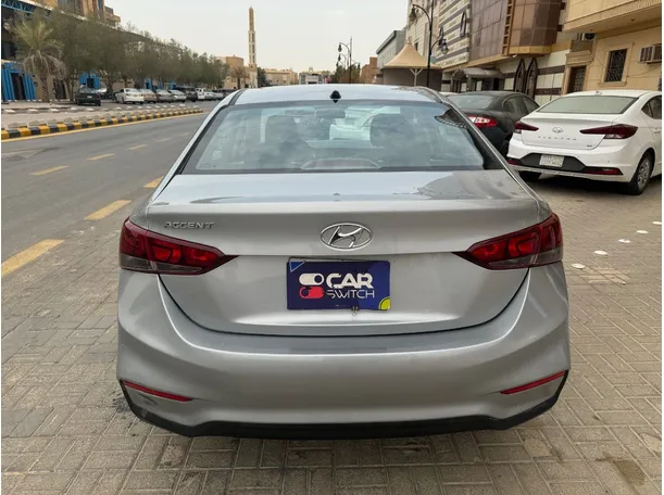 Car image 6