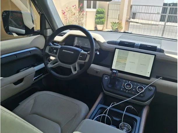 Car image 16