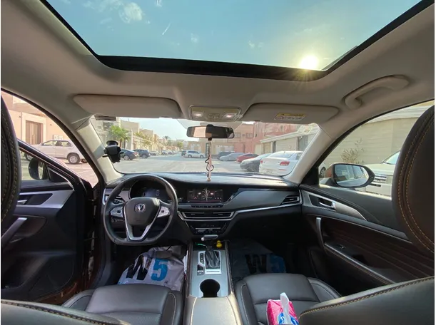 Car image 15
