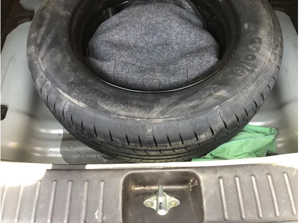Car image 22