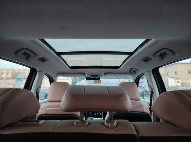 Car image 21