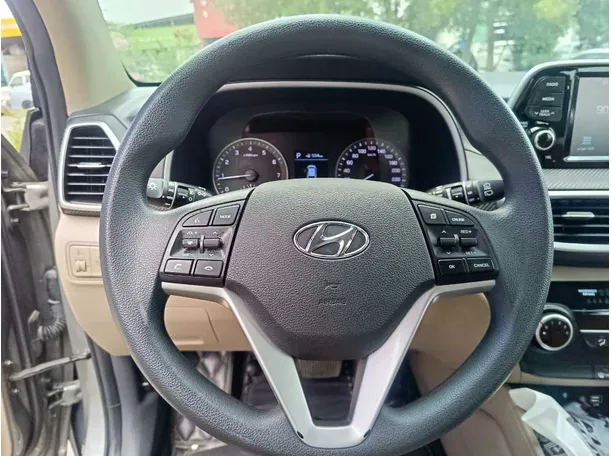 Car image 25