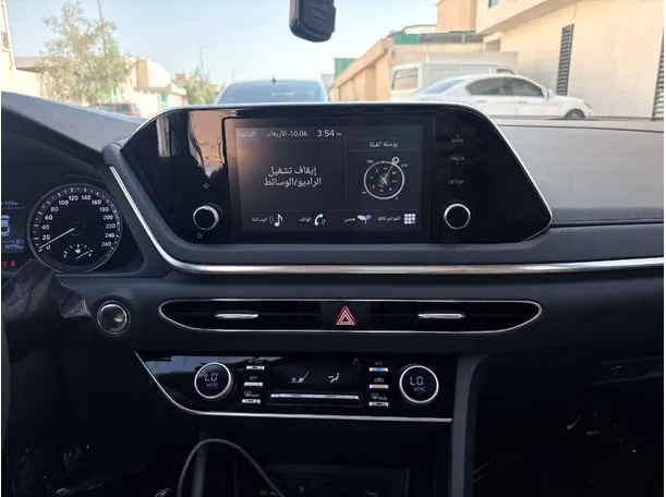 Car image 19