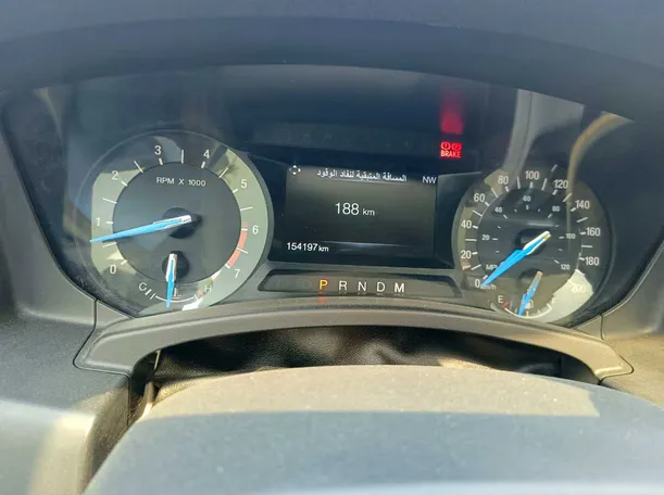 Car image 25