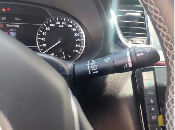 Car image 34