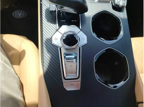 Car image 21