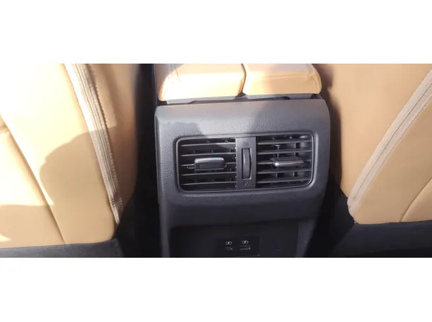 Car image 33