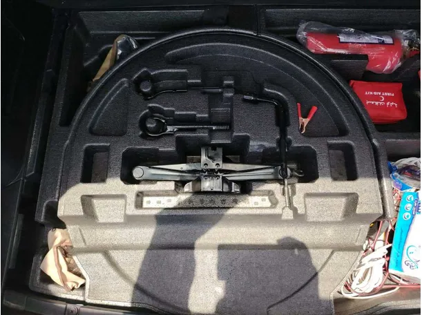 Car image 44