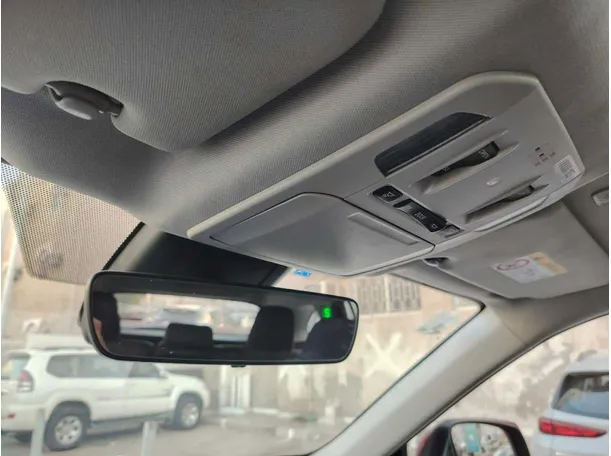 Car image 44