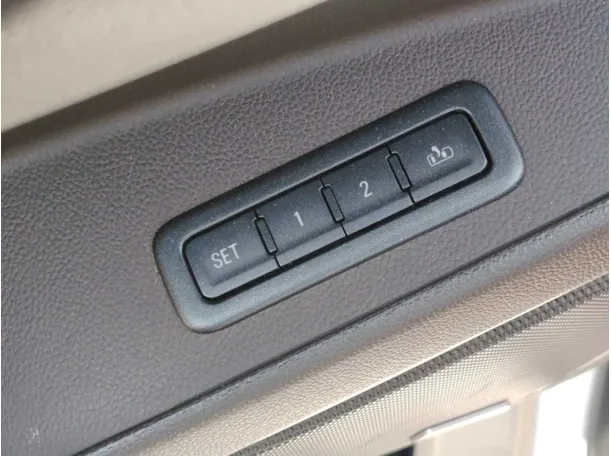 Car image 33