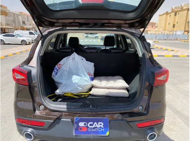 Car image 18
