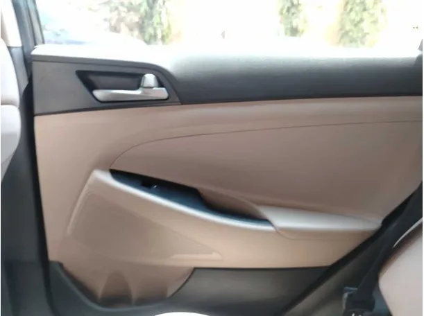 Car image 35