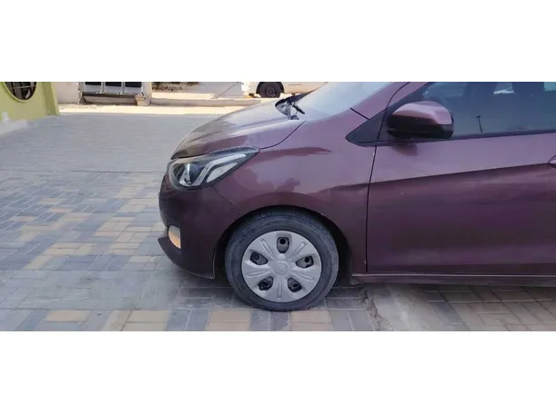 Car image 9