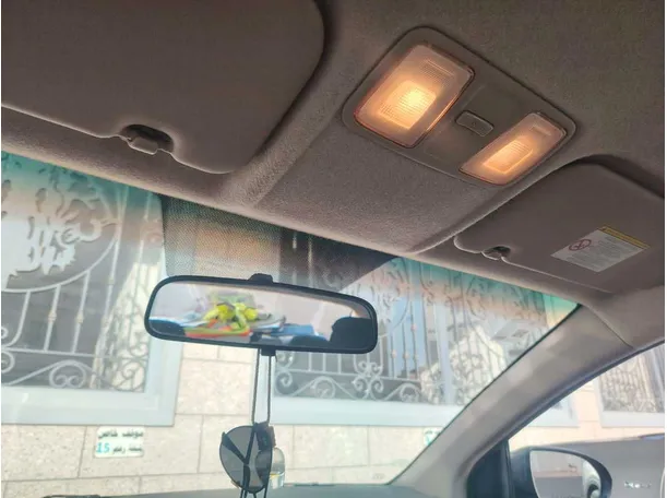 Car image 30