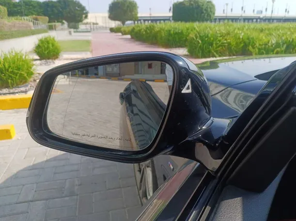 Car image 26