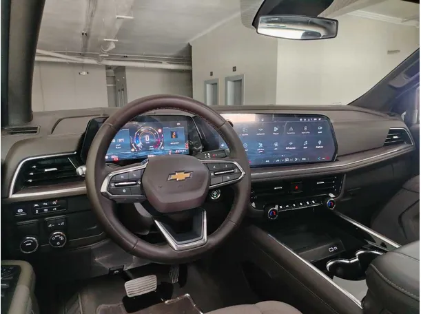 Car image 25