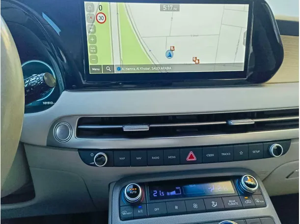 Car image 26