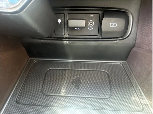 Car image 25