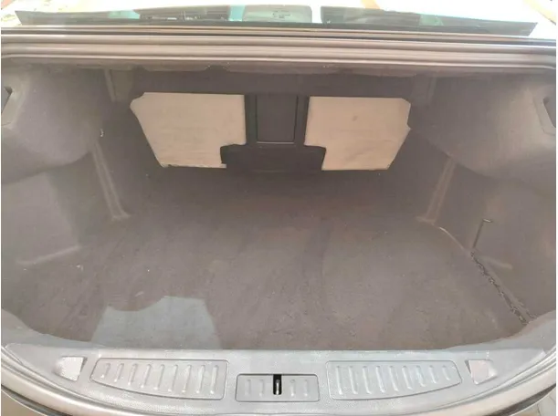 Car image 32