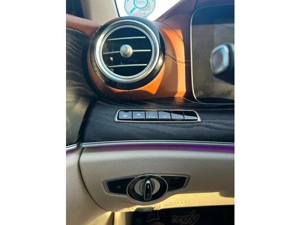 Car image 39