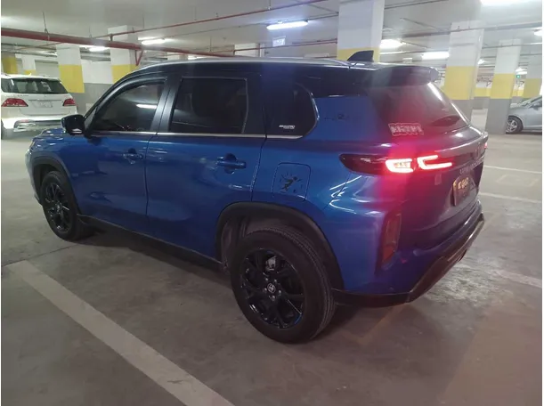 Car image 7