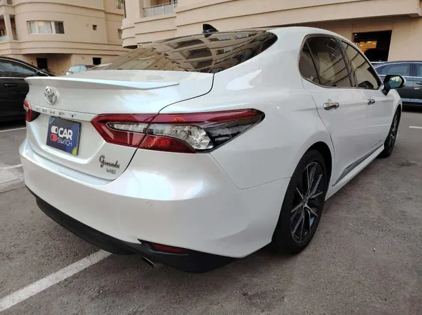 Car image 5