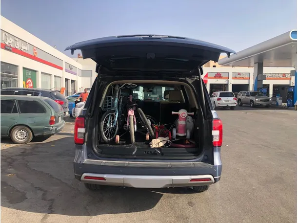 Car image 19