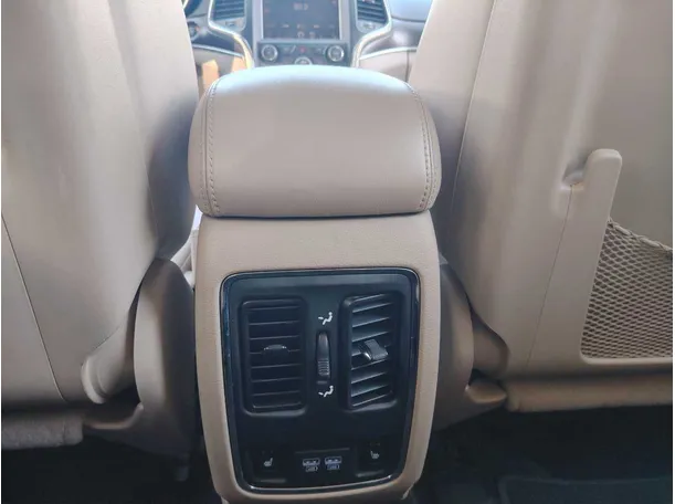 Car image 29