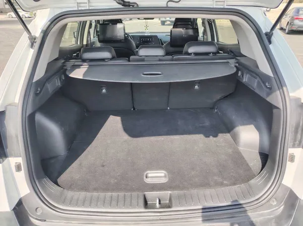 Car image 26