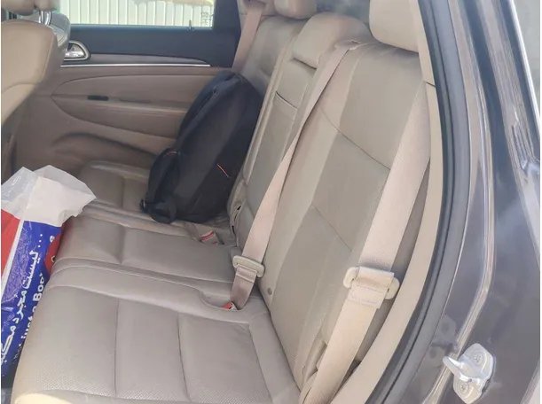 Car image 17