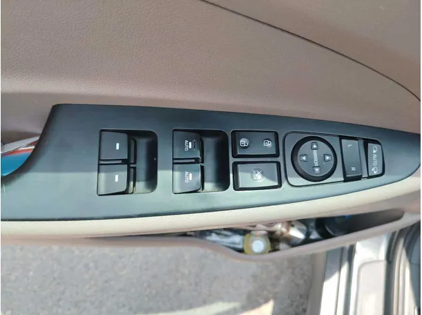 Car image 31