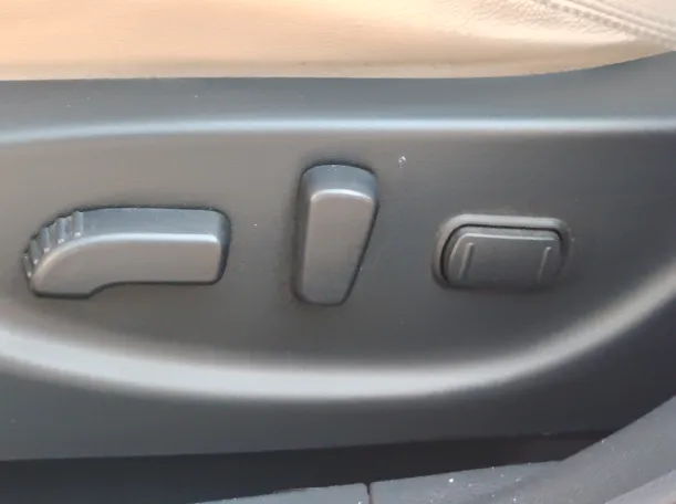 Car image 29