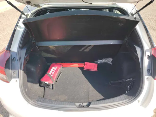Car image 26