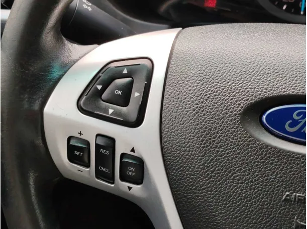 Car image 26