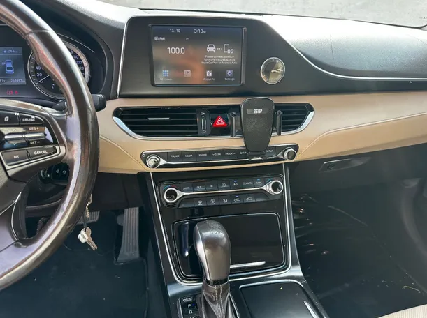 Car image 18