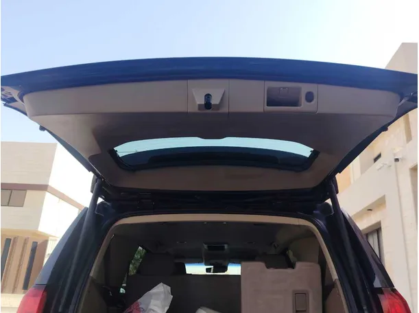 Car image 24