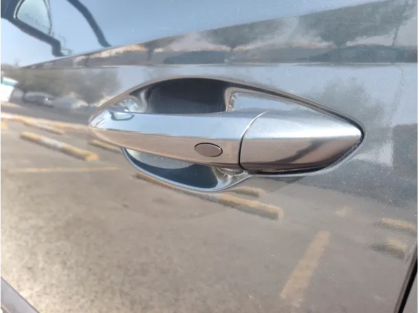 Car image 29