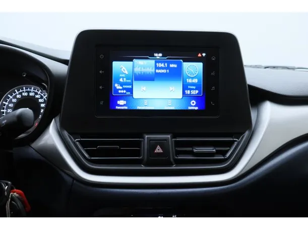 Car image 5