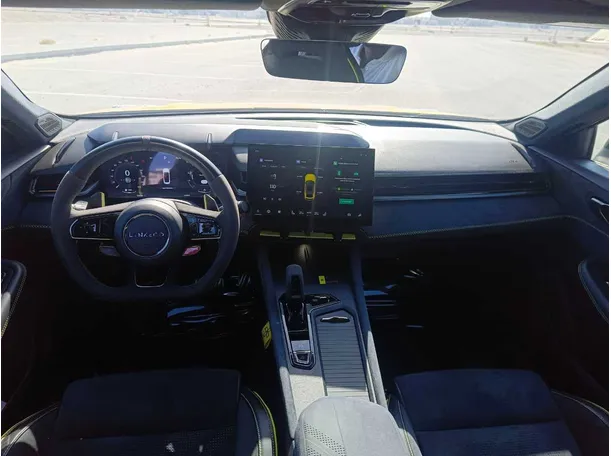 Car image 23