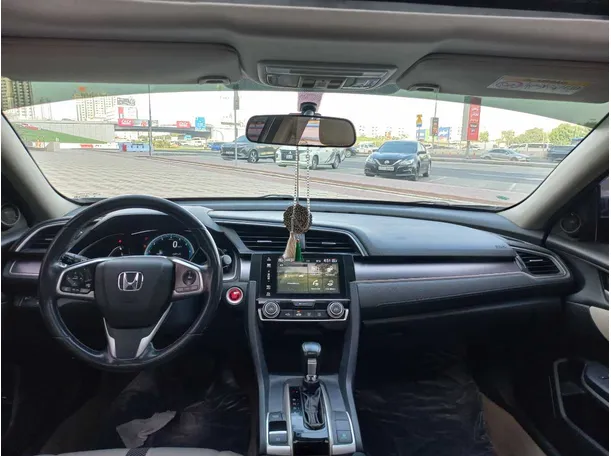 Car image 15